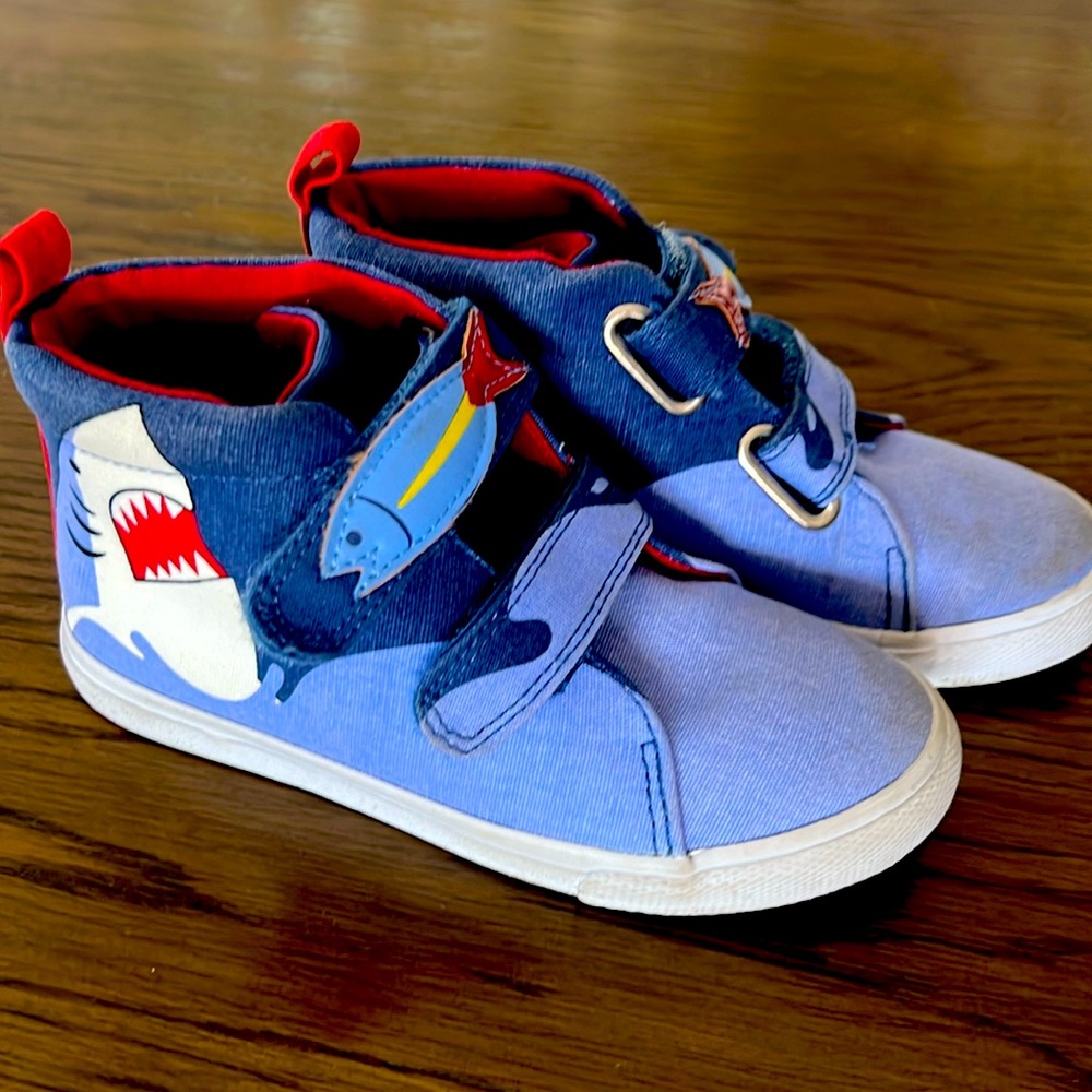 Cat & Jack Shark Shoes toddler boys 11